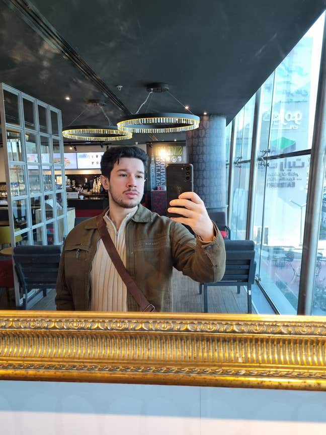 26m, looking for a flat share or buddy up Main Photo