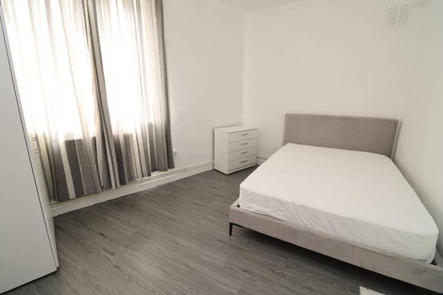 2 Premium Rooms - Whitechapel E1 - Modern Flat! Main Photo