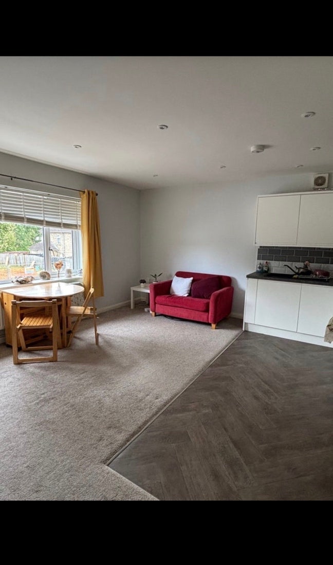 Modern 2‑Bed Maisonette Main Photo