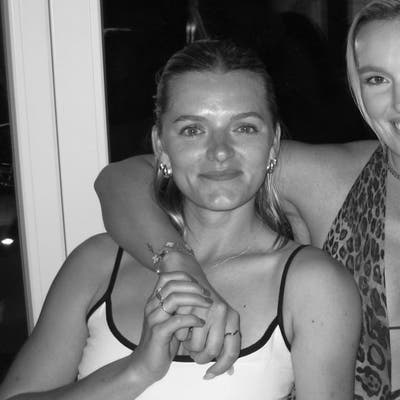 Professional Female seeks a double room Main Photo