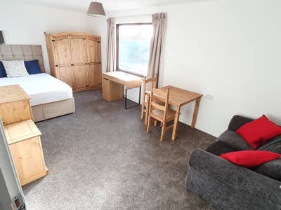 True king size room near Wembley Park Main Photo