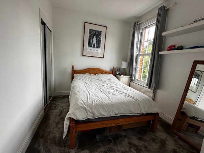 Fully Furnished Double Room in Northfields Main Photo