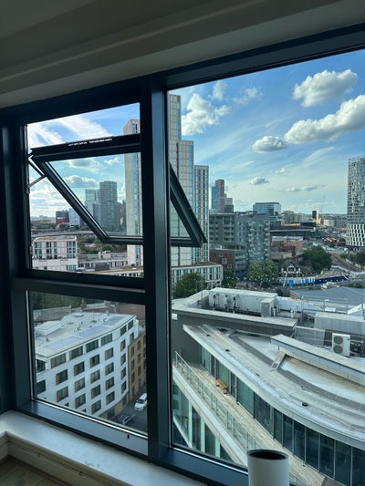 Bright King Room, 7 min from Stratford, 12th floor Main Photo