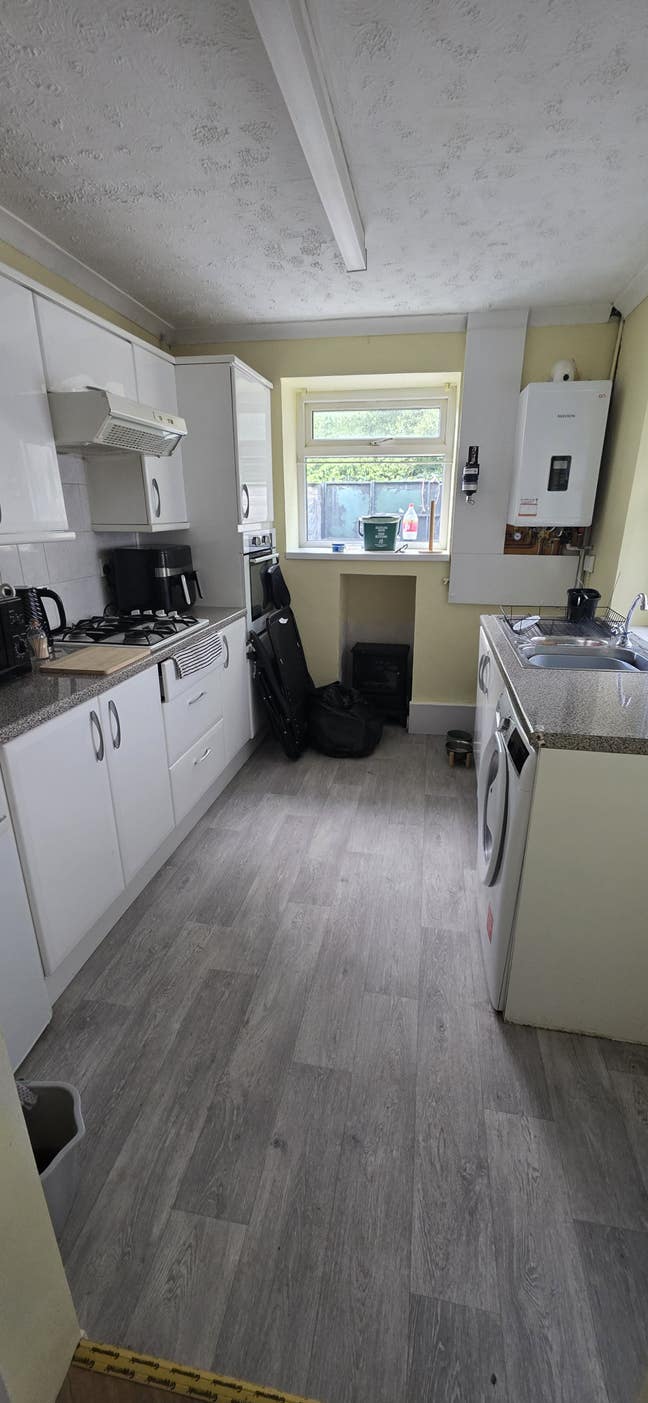 Double Room to Rent – Available from 1st August Main Photo