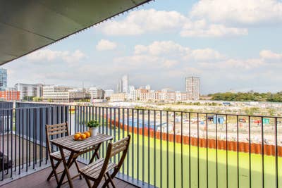 ✨ Modern En-Suite ✦ August Move✦ Qmul✦ River Views Main Photo