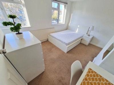 Ensuite Room Available City Centre-SO14 Main Photo