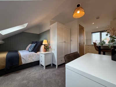 Double & Studio Room | all bills inc | 🚝🚶🏻‍♂️7️⃣ Main Photo