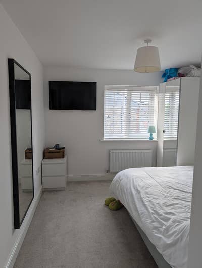 Comfortable double room for a single occupant Main Photo