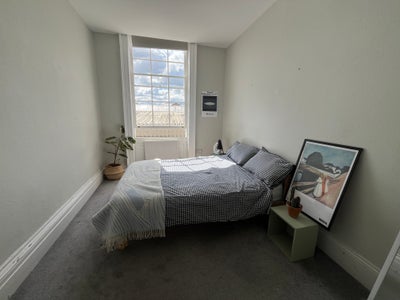 Sublet available: private sunny room in Stokey Main Photo