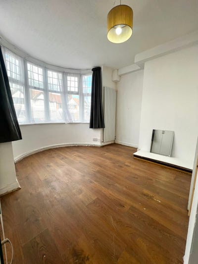 🏠 En-Suite & Double Room | Harrow HA3 | Bills Inc Main Photo