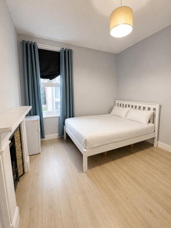 Seven Sisters Double Room|1 Person|0 Deposit Main Photo