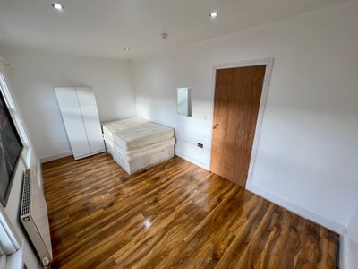  Bright Bermondsey! Double Room Available  Main Photo