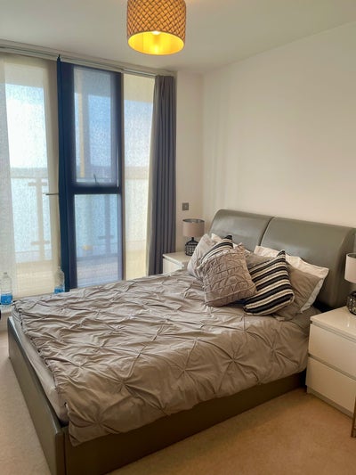 Modern double ensuite bedroom in 2 bed apartment  Main Photo