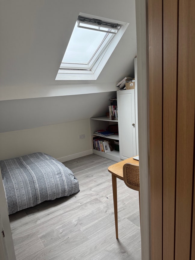 Bright and Airy Double near Victoria Park  Main Photo