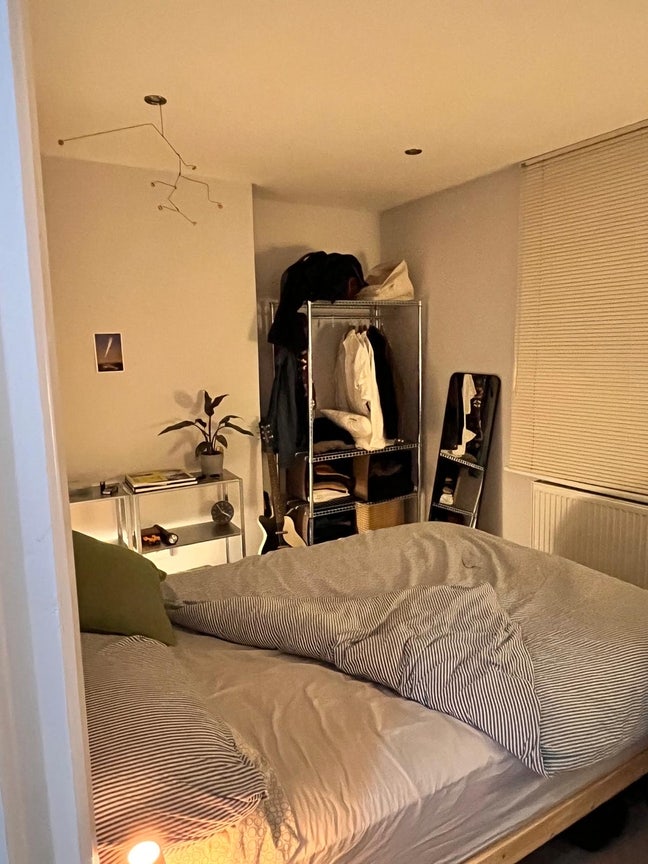 Double room in modern West Hampstead flat Main Photo