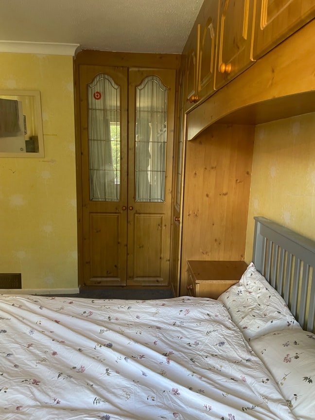 Live Out Landlord , Double Room ,Bills Incl Main Photo