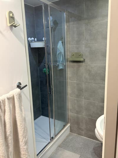 En-suite Student Room | &pound;80/week | Jul 4-Aug 22 Main Photo
