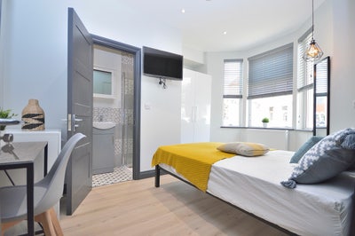  En-suite room in NN1 Main Photo