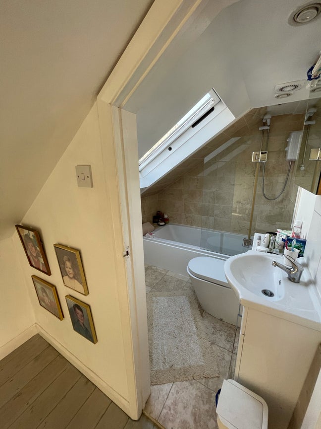Whole flat, 2  large double rooms (one w/ensuite) Main Photo