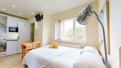 Most Bills Included- Studio in Cricklewood  Main Photo
