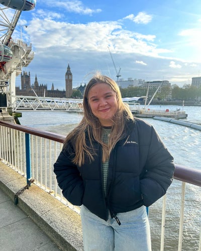 Masters Student seeking room for year placement  Main Photo
