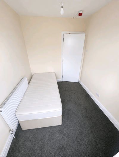 Lovely Single Room | 8Min Walk to Tube Station Main Photo