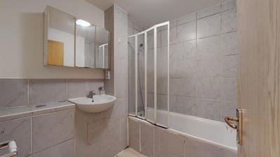 Pet-Friendly- 1 Bed Flat in Elephant and Castle  Main Photo