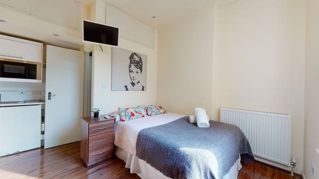 Most Bills Included- Studio in Little Venice  Main Photo