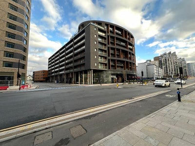 Double room in 2 bed 2 bath flat, fully furnished. Main Photo