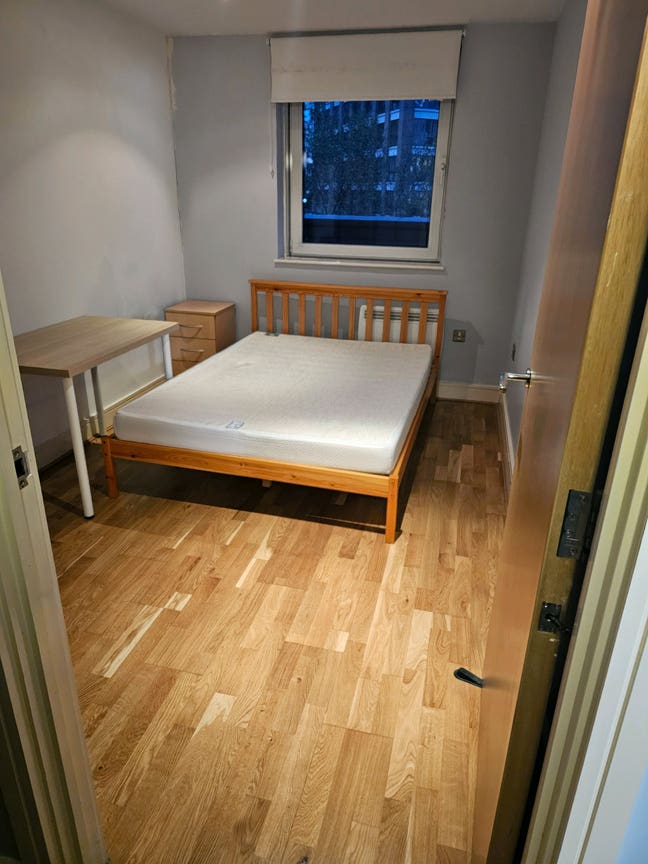 Double room with separate bathroom available Main Photo