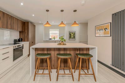 New High-End Rooms💥 Central Location | Parking  Main Photo
