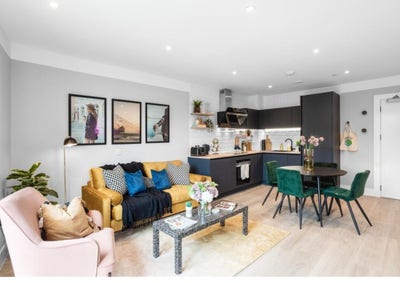 Modern 1-Bedroom Apartment with Private Balcony –  Main Photo