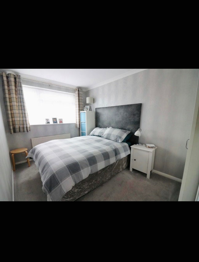 Double Room Luton Main Photo