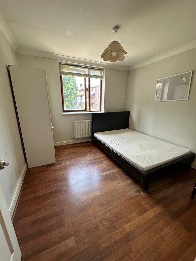A Room in Canary Wharf - Female Flatmate Required Main Photo
