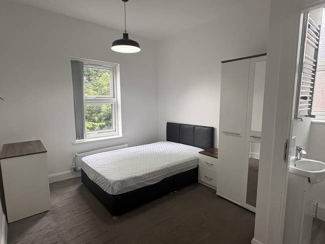 🚋 12mins to City Centre | Parking | Ensuite Main Photo