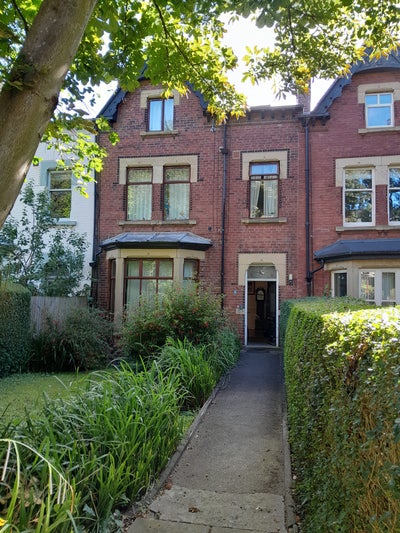 Very large room to let close to Chapel Allerton Ho Main Photo