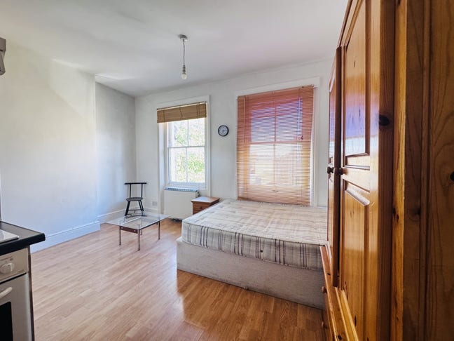 Excellent Location Studio Clapham High St SW4 Main Photo