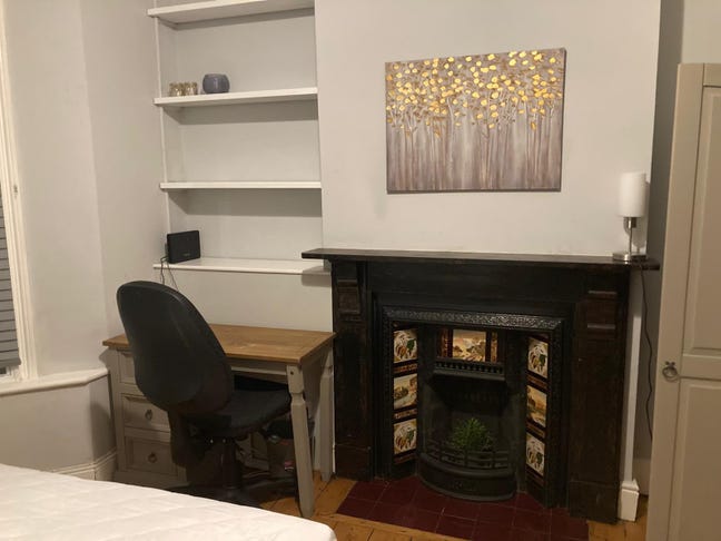 Ground floor bedroom in beautiful professional let Main Photo
