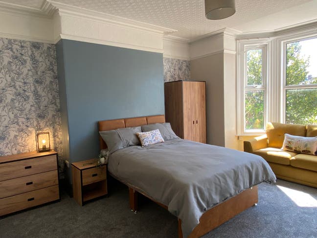 The Town House - Tiverton House Share Main Photo