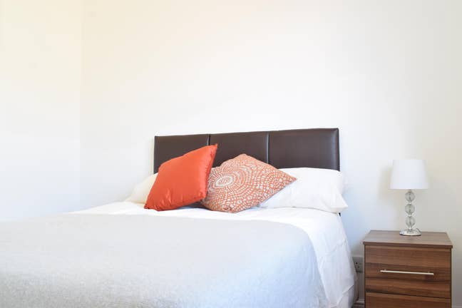 Private Ensuite Close to City Centre Main Photo
