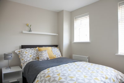 ***Bright Double Room - make it yours! ***  Main Photo