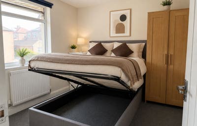 26BouR | Double Bedroom | Private Office Main Photo