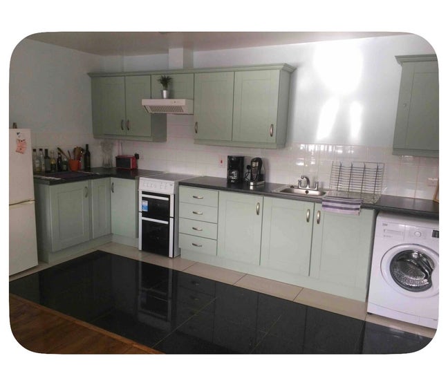 2 bed City Centre RiverSide Apartment  Main Photo