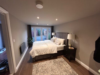 Large ensuite room available  Main Photo