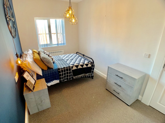 Double Room Available  - Doncaster Road, Barnsley Main Photo