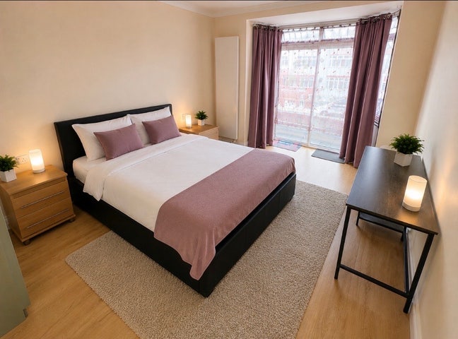 ✨ Ensuite Double Room with Private Balcony | Bills Main Photo