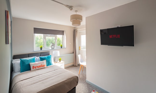 Double Room in Lovely Shared House Main Photo