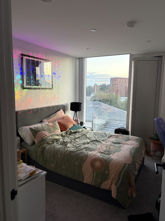 Stylish but cosy city home Main Photo
