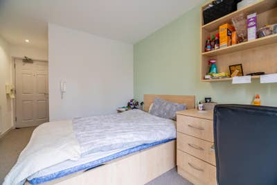 Ensuite Room Available Now !!!! Main Photo