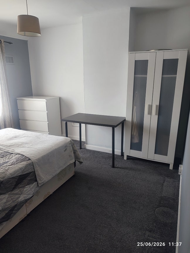 Double bedroom to rent  Main Photo